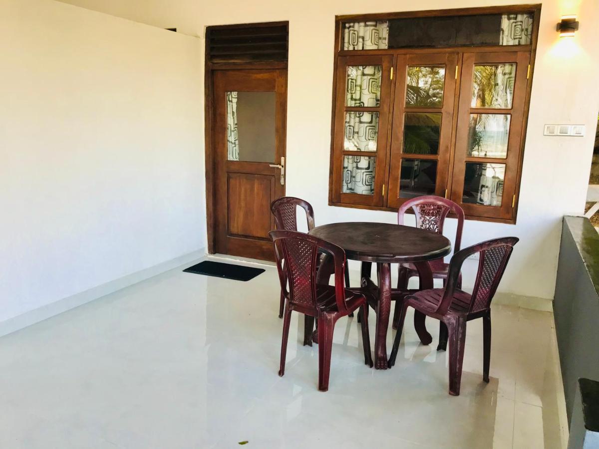 Beach Bungalow Yala Kirinda  Exterior photo